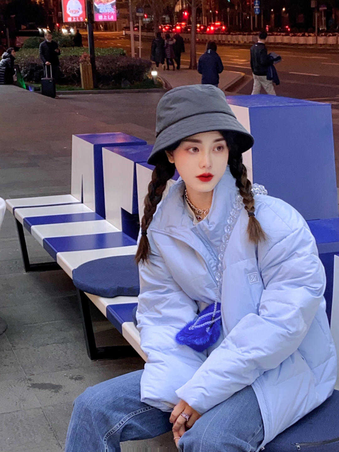 呆板|今年羽绒服流行选短不选长,穿着保暖时尚又显高,小个子也喜欢