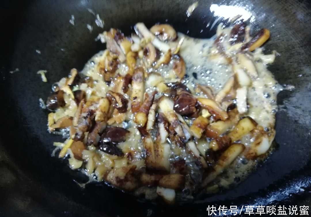  好吃|越是寒冷，芥菜越好吃，芥菜炒饭，冬季应时美味