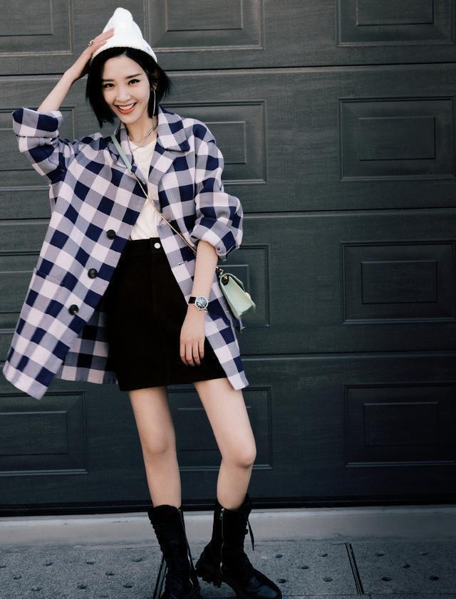 上衣|徐璐外出吃饭被偶遇,“下衣失踪”穿搭时髦,生图下漫画腿仍抢镜