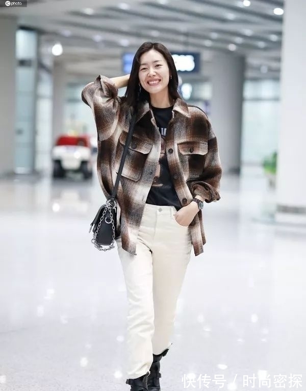 刘雯 今年最潮的三双靴子,竟然全是“人间矮子乐”