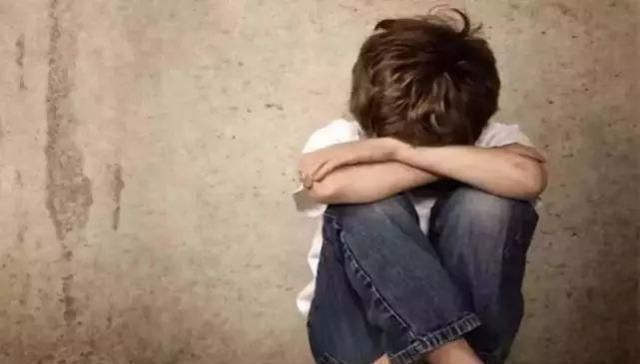 自卑|什么样的父母养出了自卑的孩子有这五种行为的,要注意了