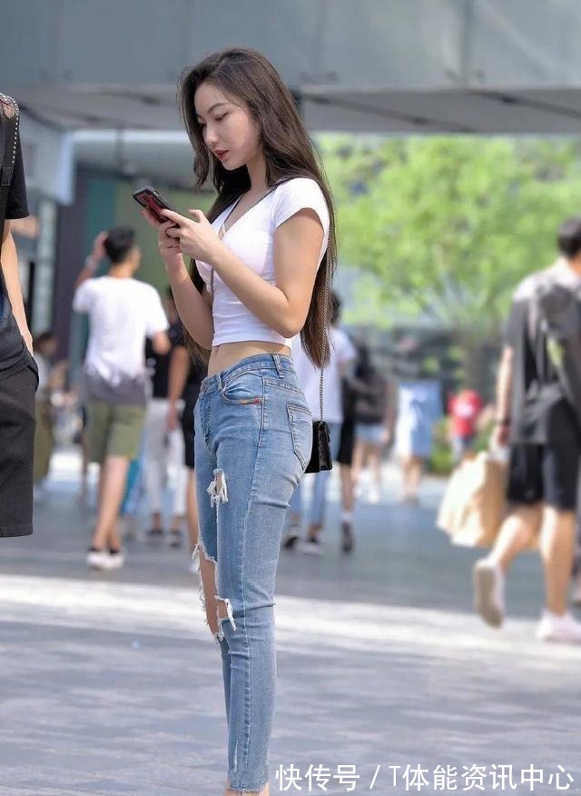 卫衣 打底裤的多种风格搭配,轻盈舒适又大方,遮肉显瘦!