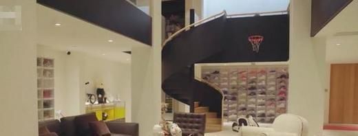 跑男中隐形的富豪,豪宅不输李晨迪拜别墅,王思聪是他邻居