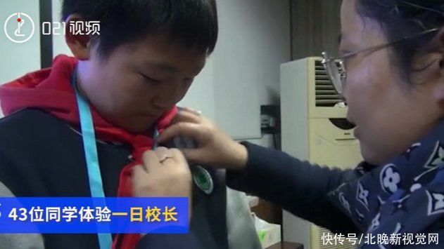  学生|湖北一中学用学生书法作品当校牌，两周一换的创意获网友怒赞：这参与感爆棚