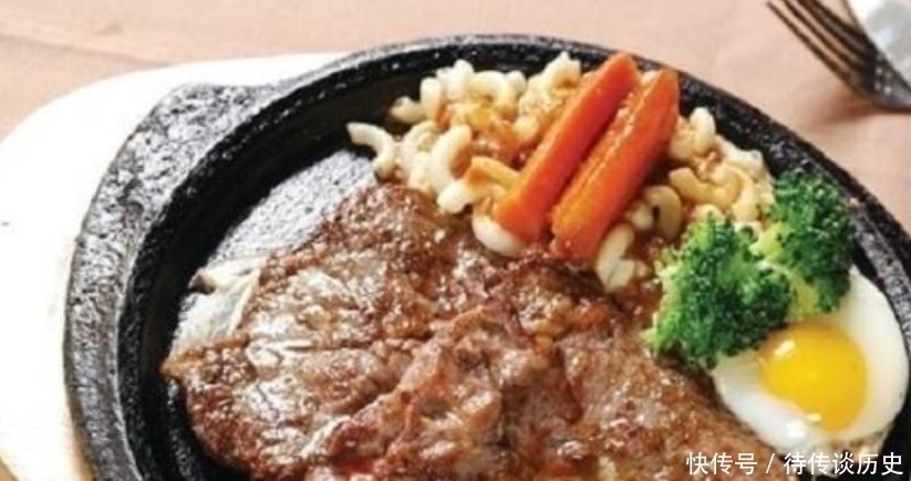 服务员|吃牛排时,服务员送你“一张纸”,不是用来擦嘴的,看完就不会闹笑话了