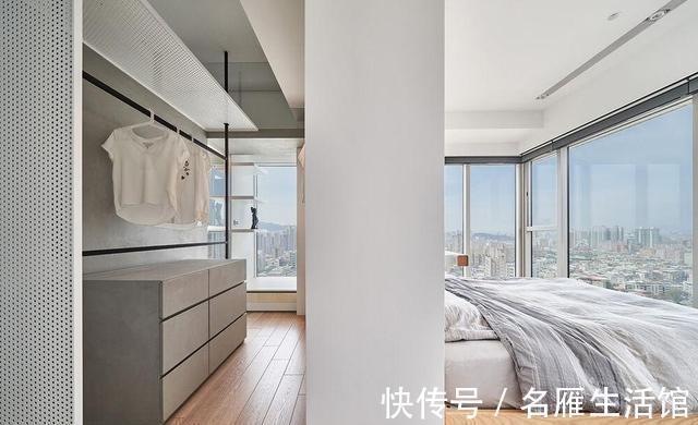 衣柜|卧室别买床了，现在越来越多人喜欢这样装，美观实用不占地方！