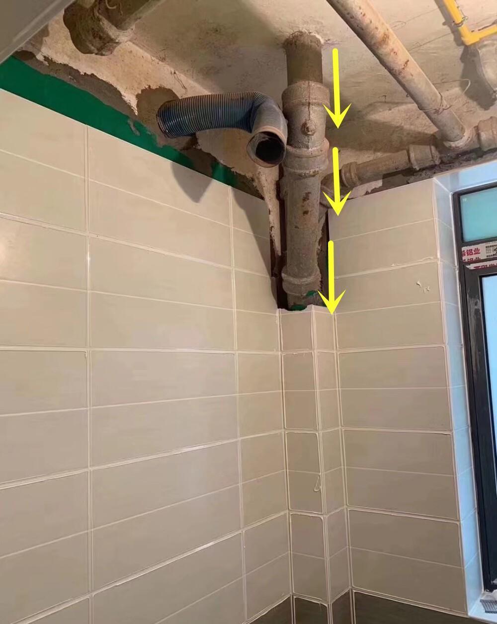 水管|放弃大平层选“老破小”,后悔了!铸铁下水管漏水,物业都不让改