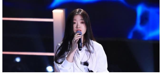 下一個(gè)單|《好聲音》盲選結(jié)束，四大奪冠熱門人出爐，伍珂玥成下一個(gè)單依純