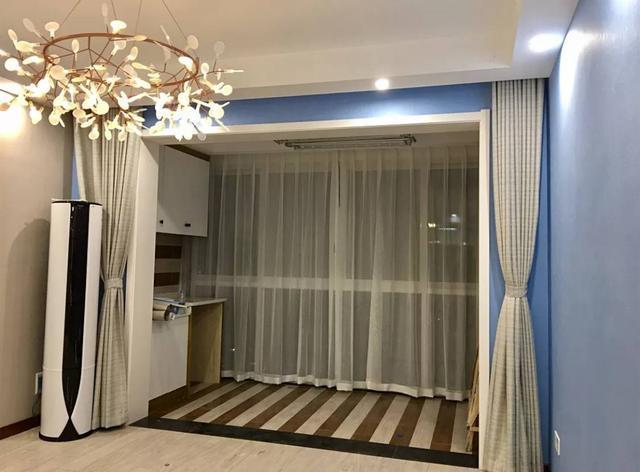 小户型|阳台和客厅要不要隔断如今潮流这样装修,老师傅看了都说好!