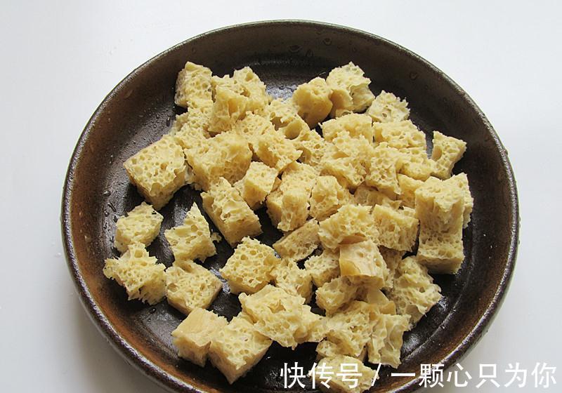 朴实无华的一道凉菜!凉拌面皮!这个味才够爽