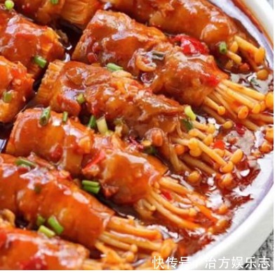  肥牛|好吃得连汤汁都不放过的茄汁金针菇肥牛卷，汤汁拌饭巨香