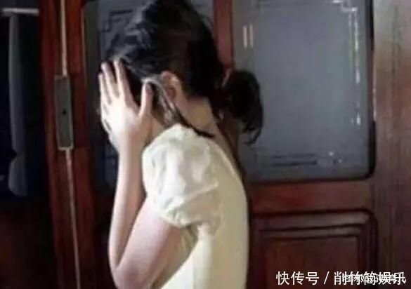 血迹|5岁女儿从幼儿园回来,裤子上沾有血迹,看到实情的妈妈气炸了