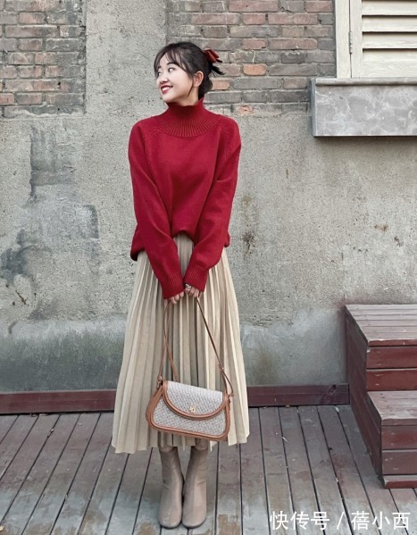 时髦 讲真!“针织衫搭配半身裙”太美了,时髦还保暖,冬季必备组合