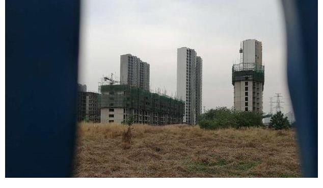 石家庄|最坑烂尾楼出现在石家庄，搁置10多年之久，还是一片荒地