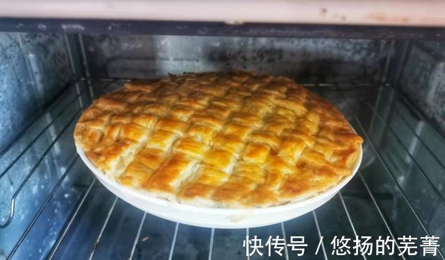 寒冷的冬天最馋这红薯流心派,香甜美味有营养,做法简单适合小白!