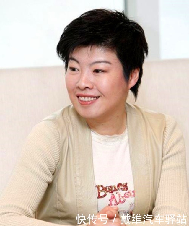 聚焦于丹的家庭背景,于丹在跌落神坛后,生活究竟怎样