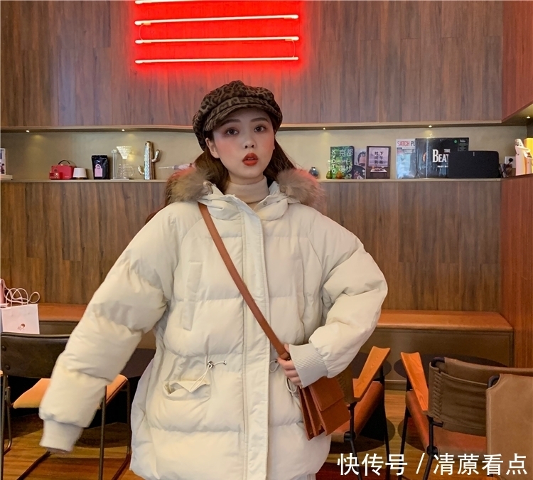 新出一种棉服叫“派克服”,23-45女人穿,时髦又添嫩暖美