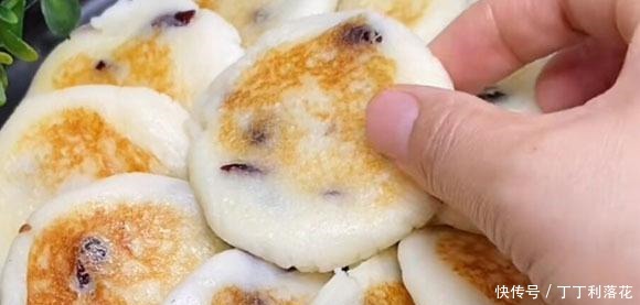  多给孩子做些它，比面包好吃多了，低糖少油健脾胃，很快就出锅