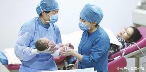 产房|产妇刚生下孩子，护士就逼问她孩子性别，家属知道后却连连道谢