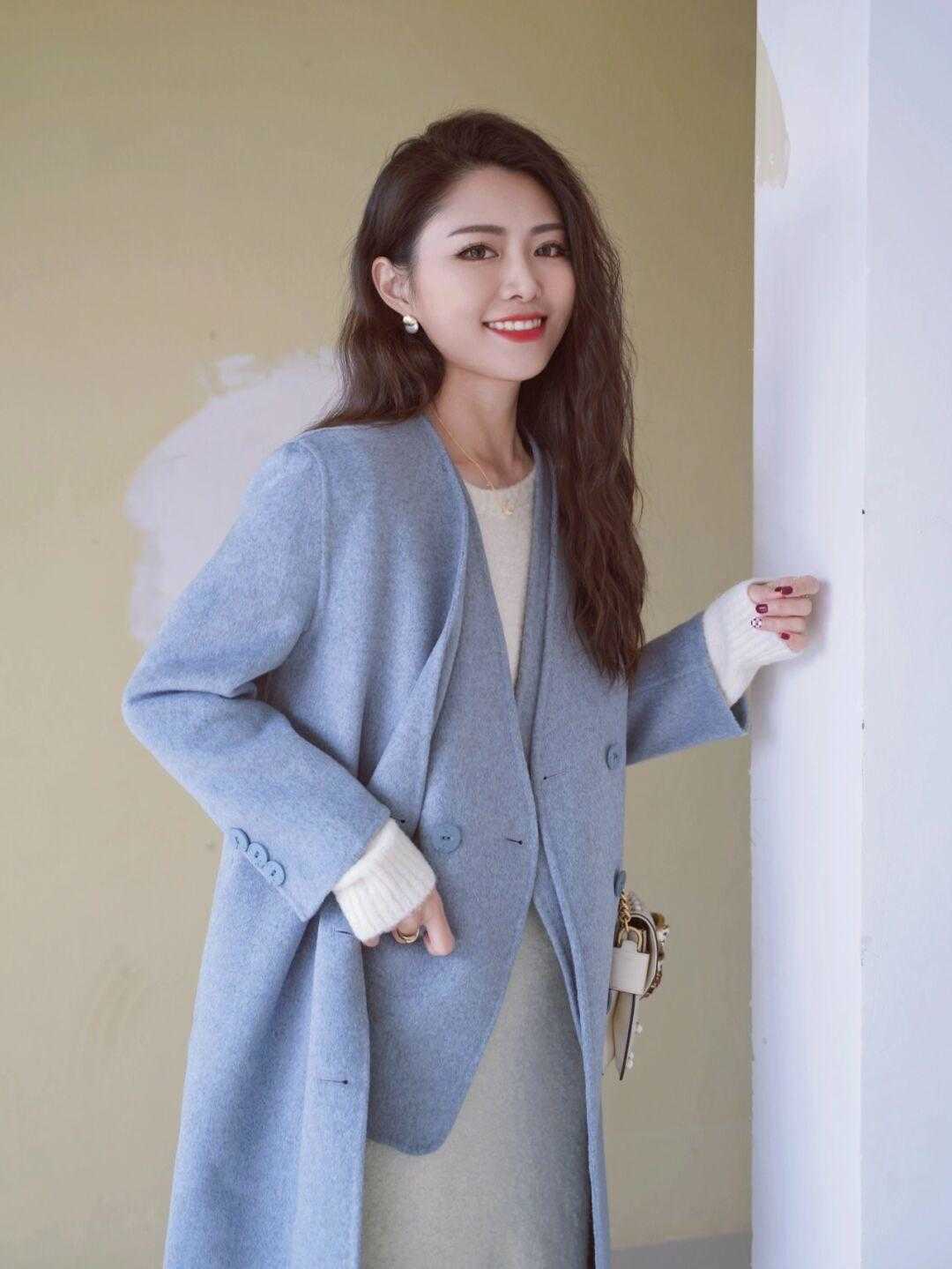 打底衫 女人过了30岁不要瞎打扮,试试这些简洁利落的穿搭,日常又显气质