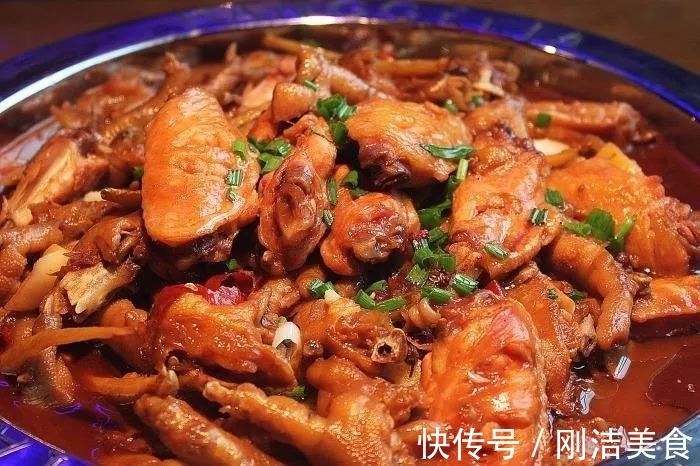 解馋|好吃到哭的鸡翅煲！鲜香入味满口留香，连骨头都是美味的！超解馋