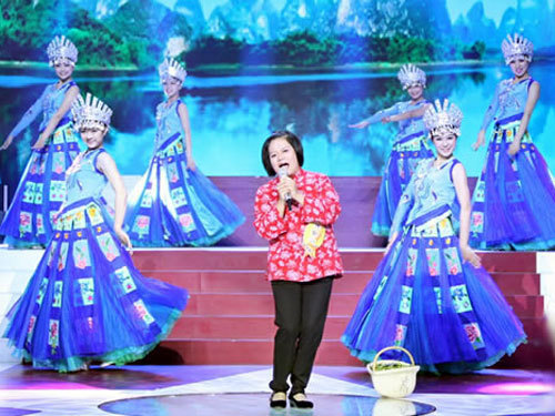 殘疾|“山楂妹”:因殘疾被親生父母拋棄,成名后拒絕認(rèn)親,只愛養(yǎng)父母