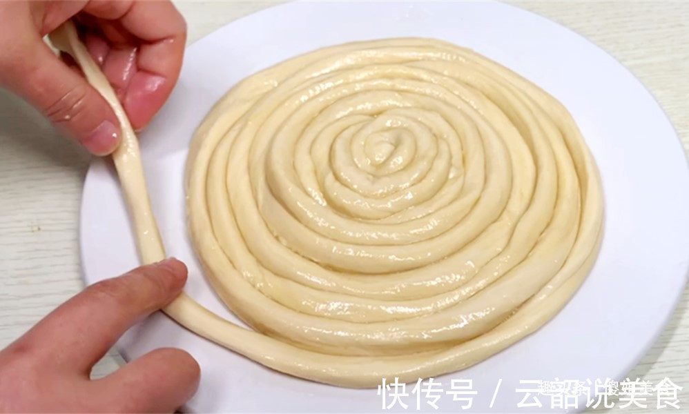 天热就想吃面条，教你面条新做法，好吃解馋，比吃红烧肉还香！