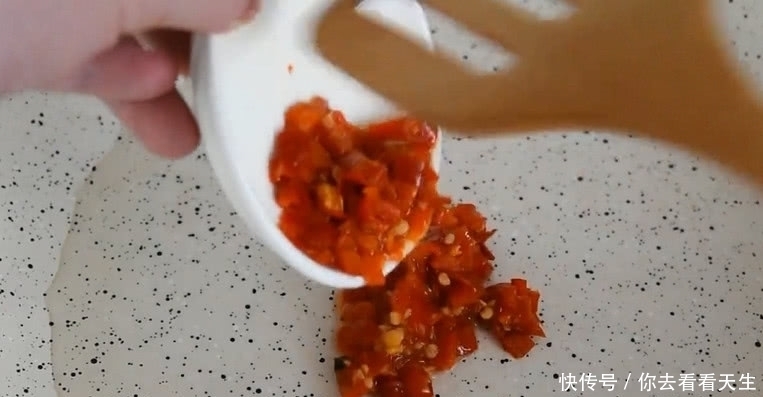 杏鲍菇简单一做,外酥里嫩,鲜香美味,我家一周做5次,比肉好吃