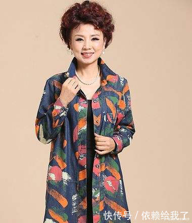 老年人 六十岁以上的女人适合什么发型做发型时应该注意哪些细节