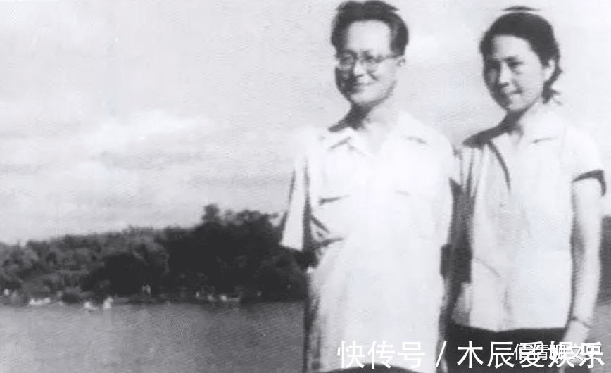 张兆和$沈从文晚年爱哭,曾因黄永玉拓片而大哭,最后一次哭是为张兆和