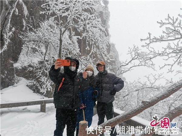 安徽|安徽黄山又又又降雪啦!惊羡游客催热赏雪游