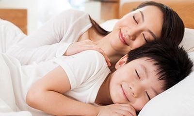 袭胸|儿子9岁袭胸,原因来自母子不分床,父母的过错由谁买单?