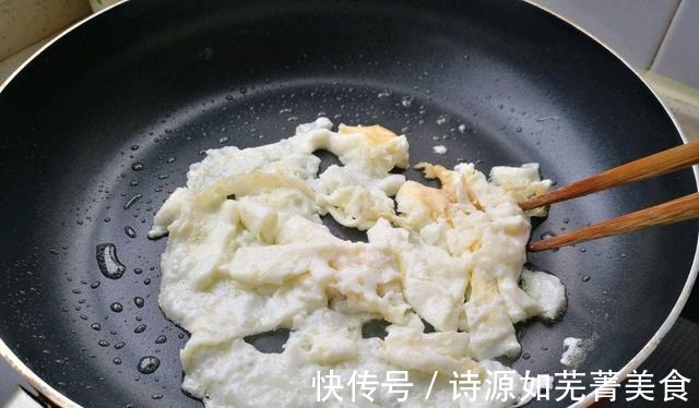家常|黑椒杂蔬蛋炒饭，简单好吃的家常美味，新手也能轻松做好！