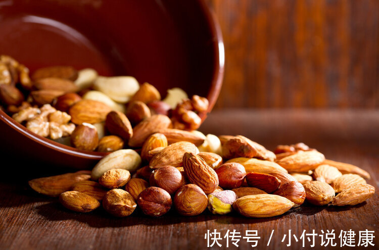 骨头汤|原来骨头汤、虾皮不补钙!真正补钙的是这5种食物,别再乱花钱了