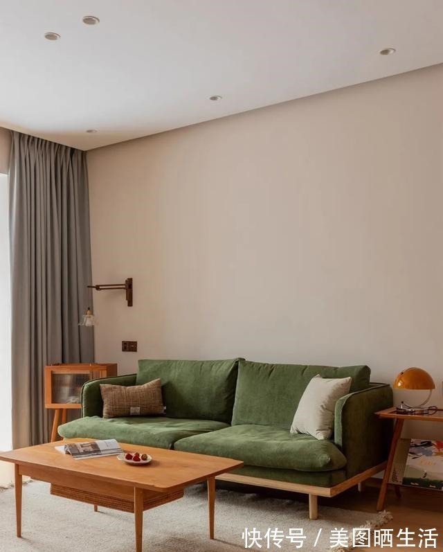 玄关柜|68平的精致两居室,独居小妹妹真懂生活,双面柜的设计非常巧妙!