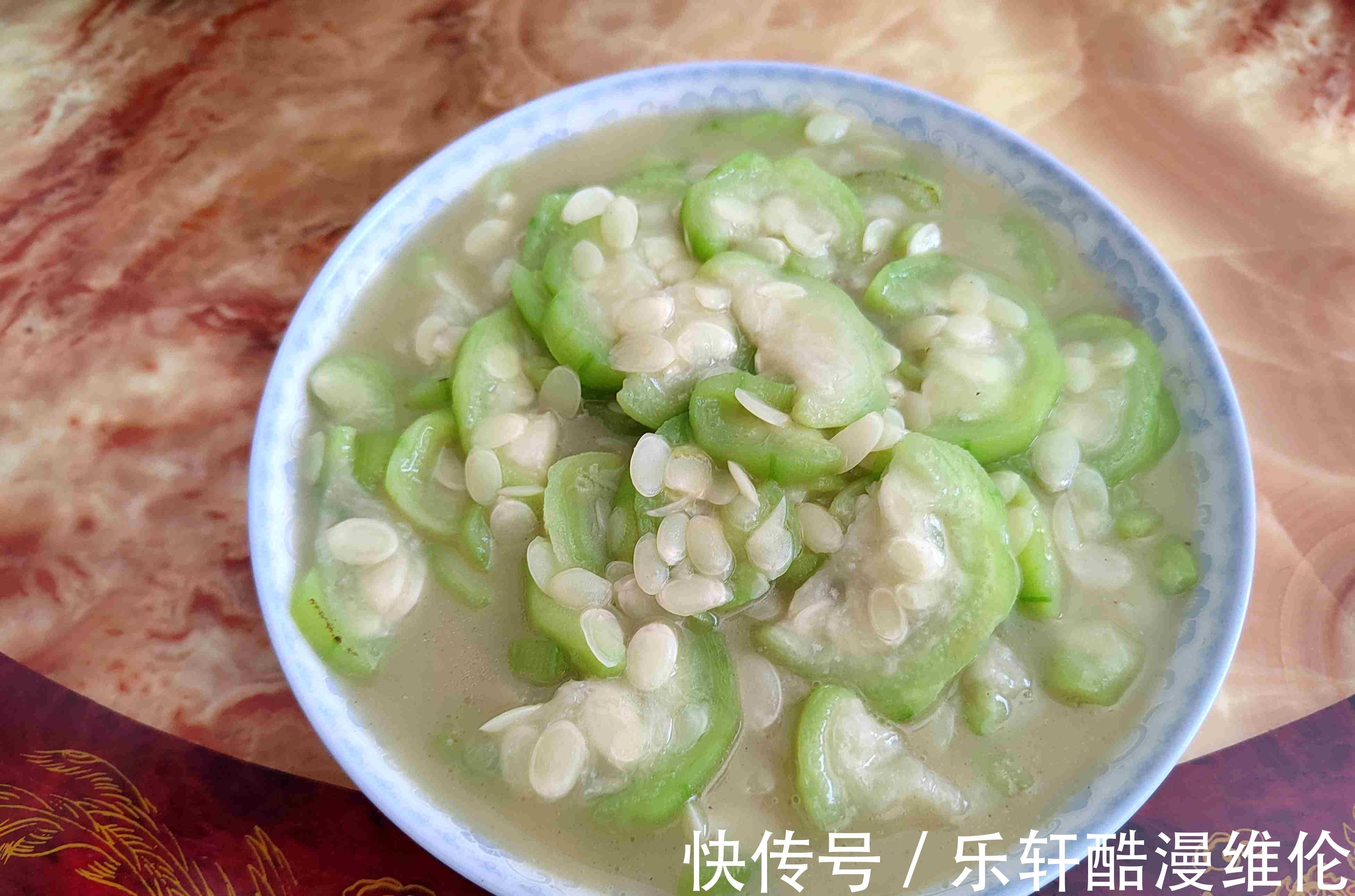 江西媳妇花2小时做午餐，只为让家人吃好，晒朋友圈，却被群嘲