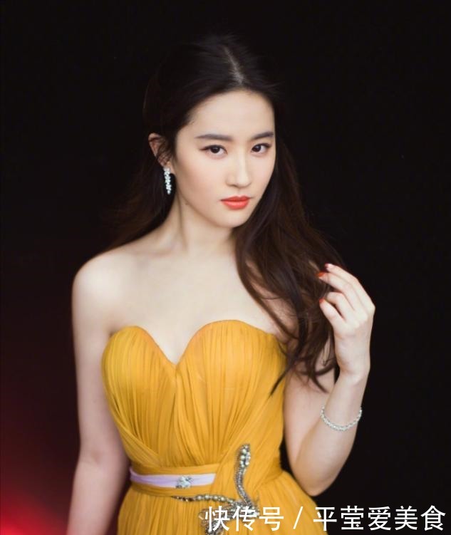 真正的美人在“骨”不在“皮”,若有这5个特征,越老越耐看