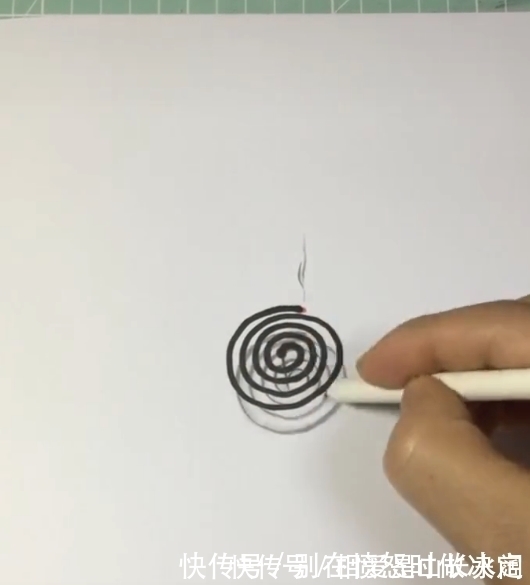 蚊香|美术生画3D蚊香作品,成画后真假难辨,网友:居然能点燃?
