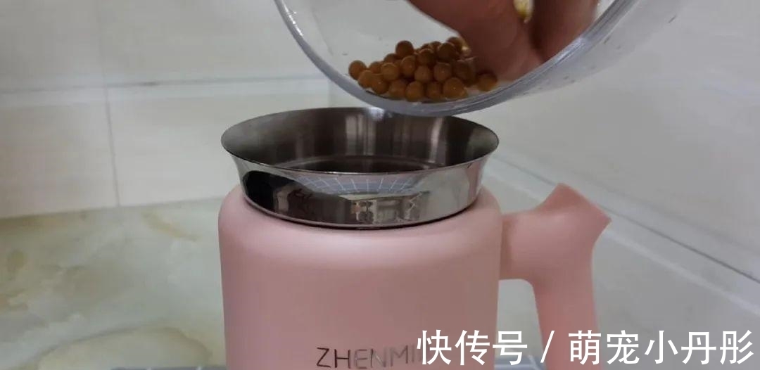 保鲜膜|以后面粉就这样做,一次炸一锅,个个香酥掉渣,比油条麻花还好吃