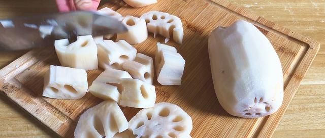 分钟|春天多吃玉米面,加1碗猪肉,手不沾面8分钟熟透,老人孩子都爱吃