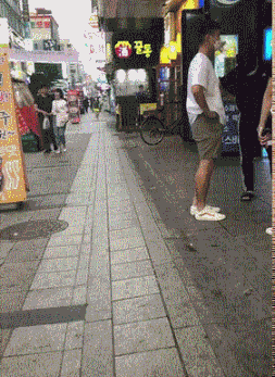 |搞笑GIF:妹子 你们成功欺骗了我的眼睛