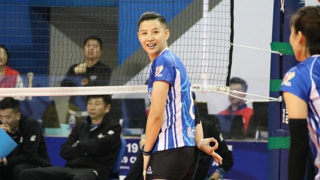 金软景|女排半决赛:比赛精彩纷呈,张磊婉转道出上海一冠难求原委