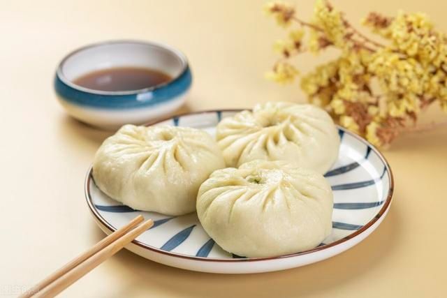 天冷蒸包子,发面记得放2味,面皮发得又白又大,包子暄软好吃