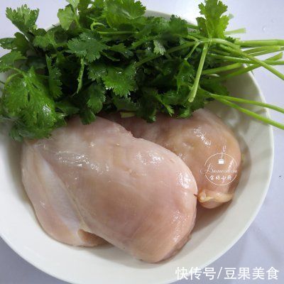 孜然粉|鸡胸肉这样做老好吃了-孜然鸡肉片