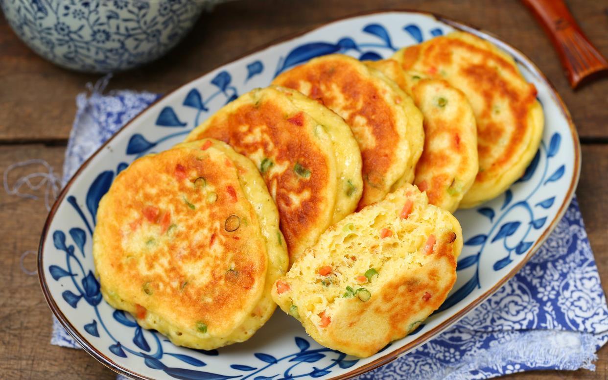营养|双手无需粘面，搅一搅就能做的粗粮早餐饼，暄软美味营养百分百！