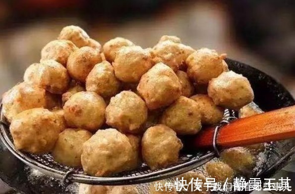 炸肉丸子,加淀粉还是面粉?多加1样,学会4技巧,外酥里嫩不油腻