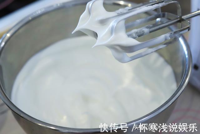 蛋黄|入冬必备的甜点!焦糖饼干咖啡奶油蛋糕,爱上这香浓的美味