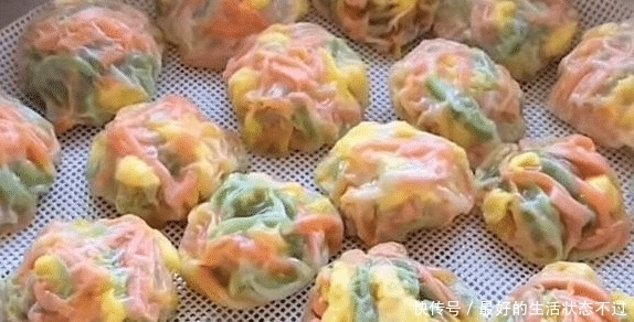 春季多吃这个,不用揉面,包上馅一蒸,皮薄馅足,一口一个真过瘾