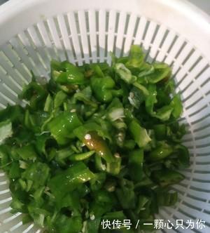 家常鸡蛋菜谱,不一样的辣椒炒鸡蛋,下饭神器,今晚米饭不够吃