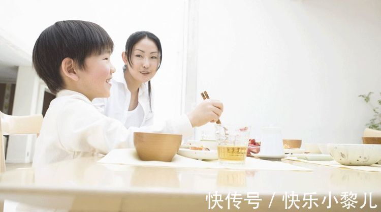 孩子|半年长高5厘米,9岁男孩高出同龄半个头,只因奶奶的这道食物